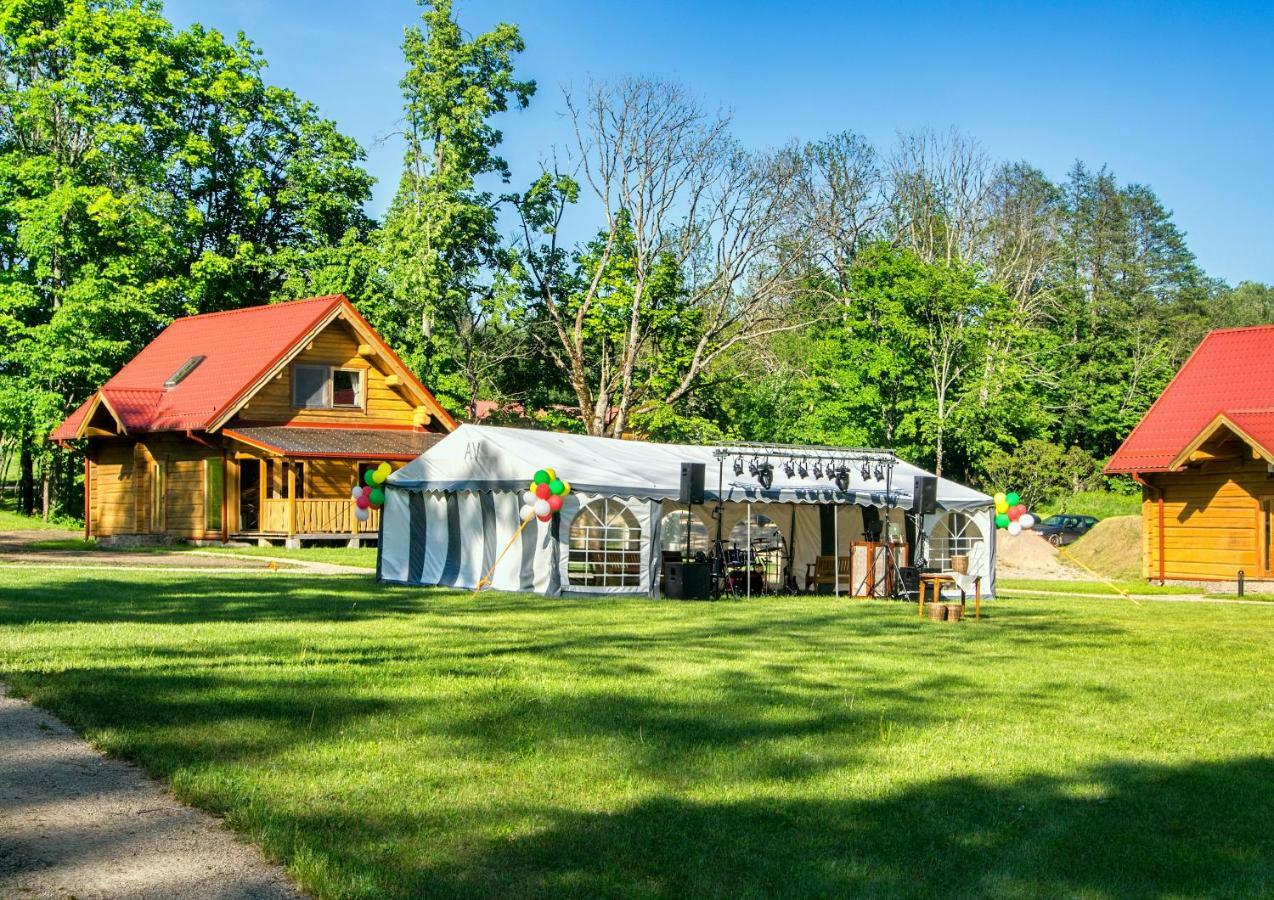Siskiniai "Pakalas" Villa&Resort מראה חיצוני תמונה